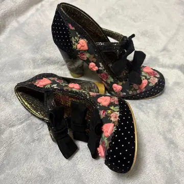 이레귤러 초이스 꽃무늬 리본 하트 펌프스 23.5cm