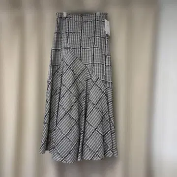 새상품입니다. 저스길리티 스커트