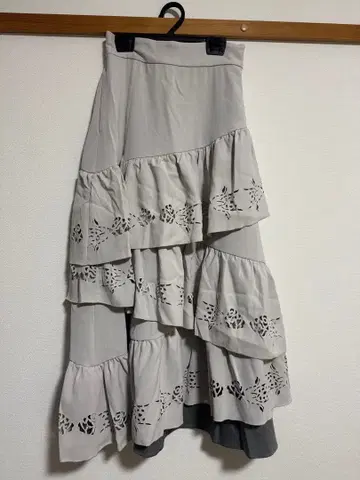 한정판 Ado x HARE 레이저 컷 캉캉 스커트