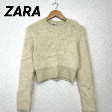 크림색 크롭 스웨터 긴팔