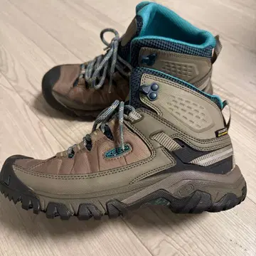 KEEN 트레킹 슈즈 방수 기능 포함