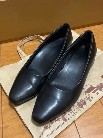 블랙 가죽 스틸레토 펌프스