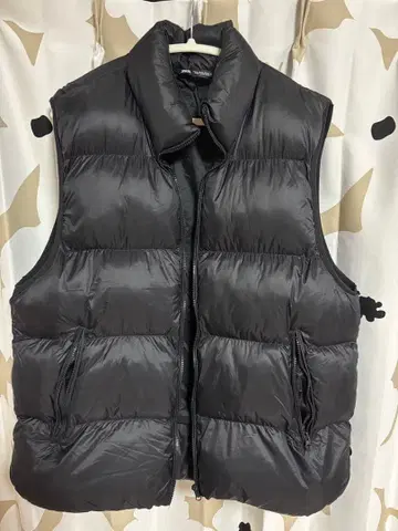 ZARA 블랙 다운 베스트