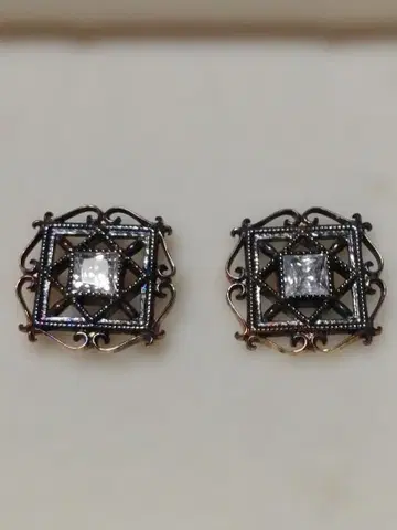 기하학 패턴 후크식 귀걸이 골드