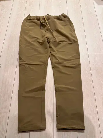 하프 텐 테이퍼드 이지 슬랙스 (남성용) 논 네이티브