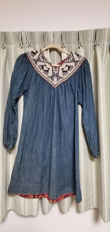 자수 넥라인 데님 원피스 사이즈 3