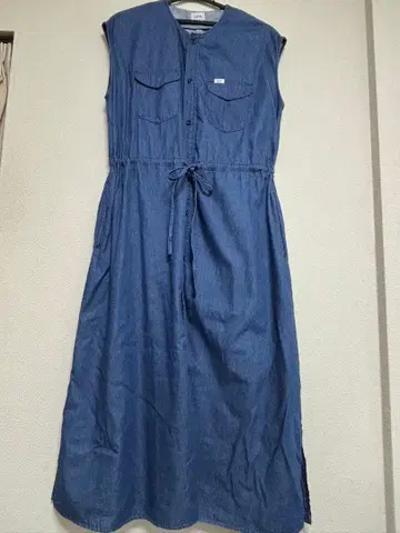 Lee 데님 블루 슬리브리스 원피스