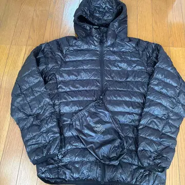 UNIQLO 울트라 라이트다운 후드티 M 블랙