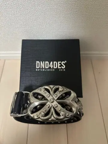 DND4DES 스터드 가죽 벨트