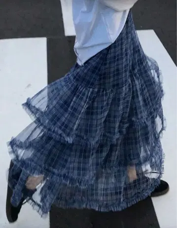 네이비 체크 무늬 프릴 스커트 프리프리 롱
