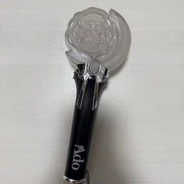 Ado 모나리자의 옆얼굴 응원봉 박스 있음