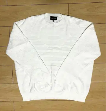 엠포리오 아르마니 얇은 소재 니트