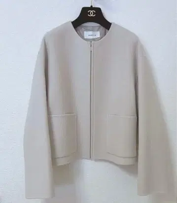 FRAY I.D 노카라 지퍼 숏 리버 코트