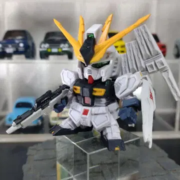 FW SD 건담 NEO 뉴 건담 피규어