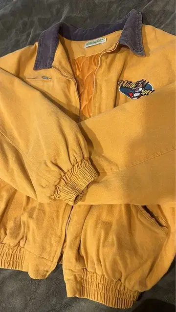 자수 오렌지 자켓