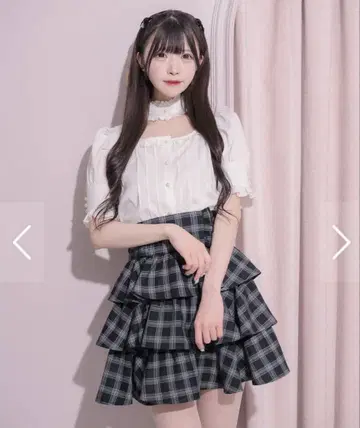 pium 크로스 벨트 티어드 미니 스커트