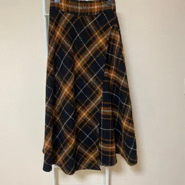 Mila Owen 체크 무늬 플레어 스커트 사이즈 0