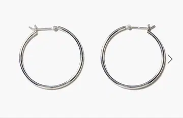 미사용 새상품 artida oud 실버 귀걸이 양쪽 귀