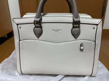 앤 실루엣 이타백