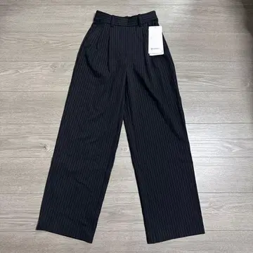 미사용 새상품 택 포함 Daydrift High-Rise Trouser