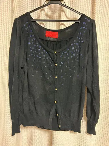 블랙 자수 가디건