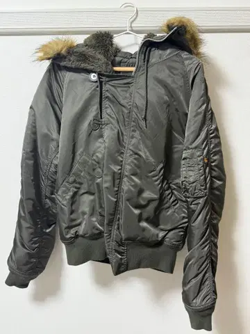 알파 인더스트리즈 N2B