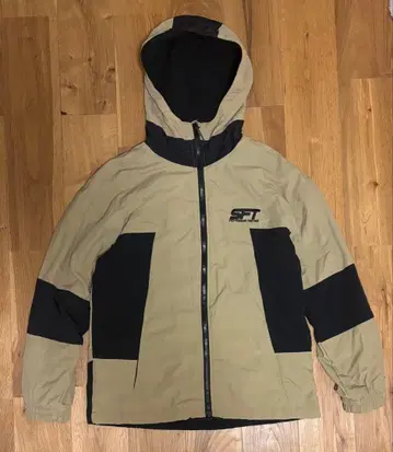 SFT 나일론 자켓 베이지 x 블랙