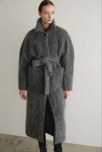 CLANE LONG SHAGGY LADY MAXI COAT