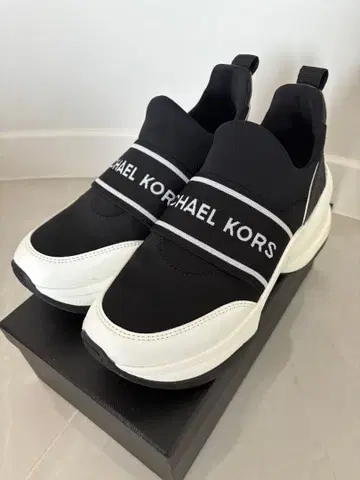 MICHAEL KORS 마이클코어스 슬립온 스니커즈 새상품급