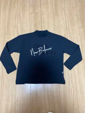 뉴발란스 블랙 긴팔 하이넥