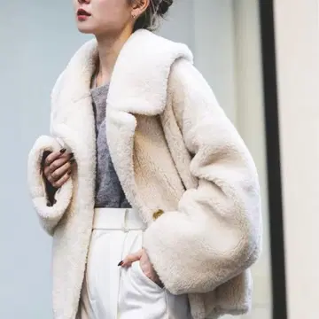 NOBLE 스노우 보아 빅 칼라 코트