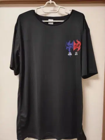 ACE와 루크의 노래하는 진료소 티셔츠