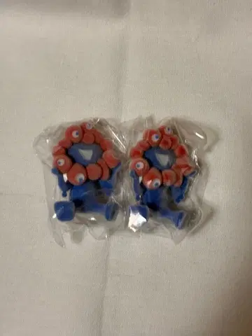 배송비 포함 ] 미야쿠미야쿠 피규어 플로키 가챠 앉은 2체 세트