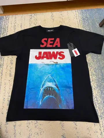 JAWS x WDS WIND AND SEA 셔츠