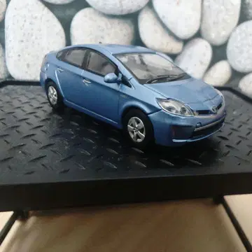 도요타 프리우스 PHV [ 교쇼 1/64 미니카 ]