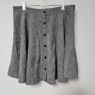 새상품급 그레이 미니 스커트 버튼 포함 플레어 [ 81 ]