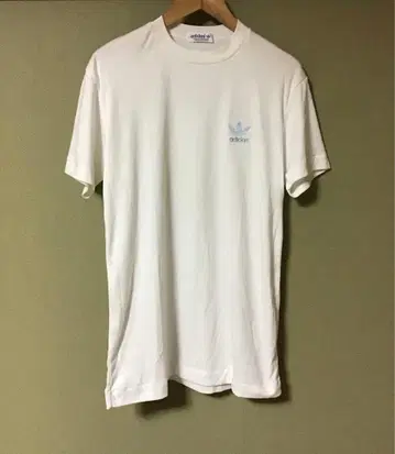 아디다스 데상트제 T셔츠 자수 로고 M 사이즈