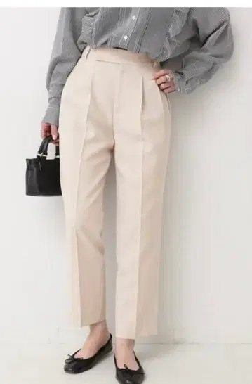 Spick&Span 컬러 테이퍼드 턱 팬츠 슬랙스