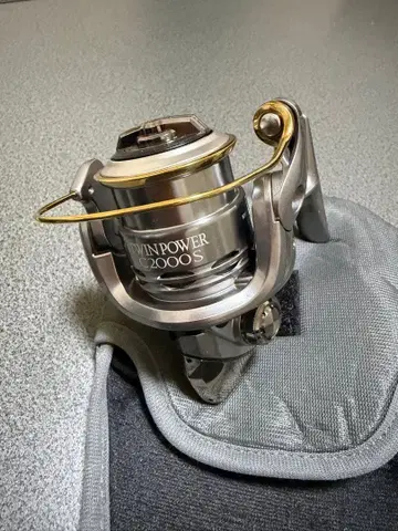 시마노 11 트윈파워 C2000S