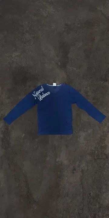 GOTCHA 롱 T 네이비 자수 V넥 헤이세이