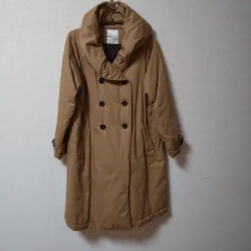 베이지 더블 브레스트 후드 부착 롱 코트