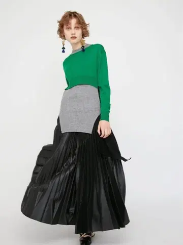 레이어드 믹스 디자인 니트 UN3D. 아쓰리드 그린