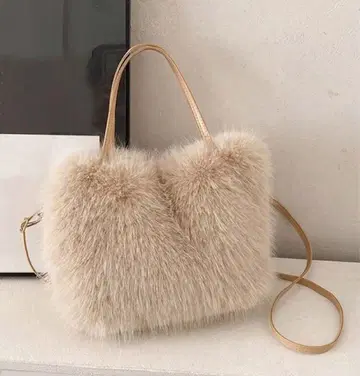 [ 마지막 1개 ] ZARA 장르 해외 브랜드 베이지 퍼 2way 숄더백