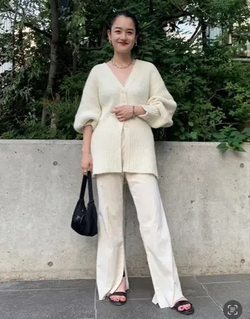 [택 포함 새상품] AKIRANAKA 니트 가디건 스웨터 핑크