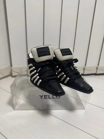 YELLO MONO 스니커뮬 블랙/화이트