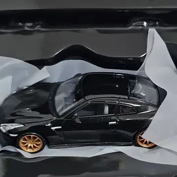 리미티드 빈티지 네오 R35 GTR T-spec 2024