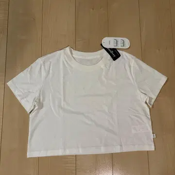 andar 에어로 실버 크롭탑 T셔츠