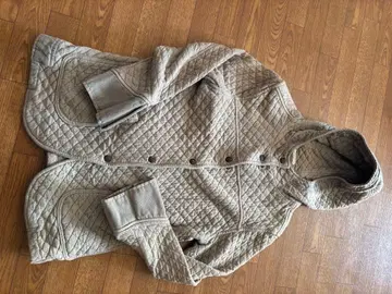 ARMEN 베이지 퀼팅 자켓 후드 부착