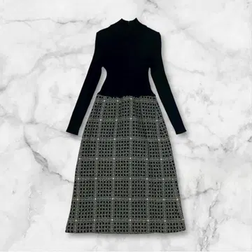 터틀넥 긴팔 니트 원피스 클래시컬