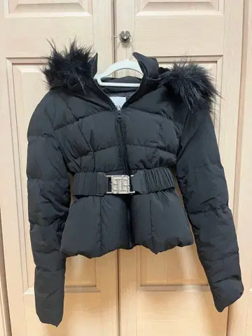 GYDA 퍼 달린 숏 다운 자켓